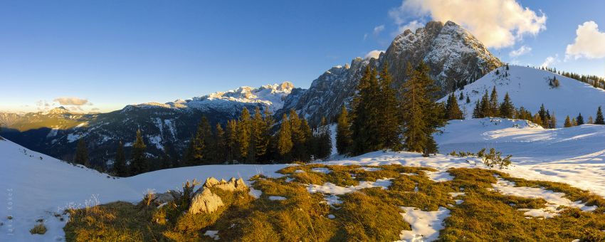 Kleiner Donnerkogel a v pozadí Dachstein, Rakousko